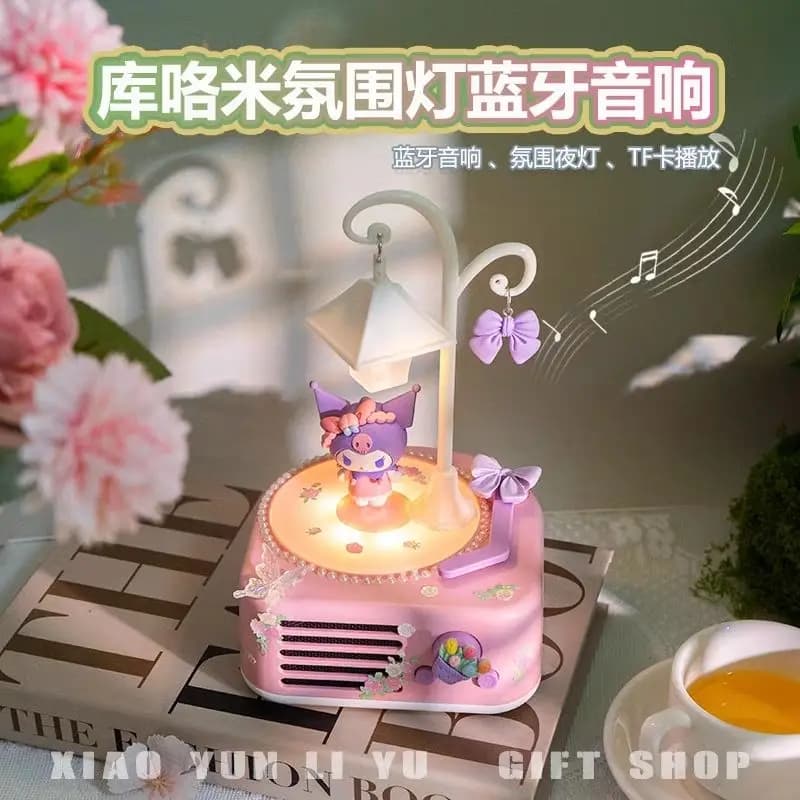 Altoparlante Bluetooth Sanrio Kuromi con Luce Notturna Ambientale, Design 2-in-1, Supporta Scheda TF, Lampada da Scrivania Carina per Camera da Letto