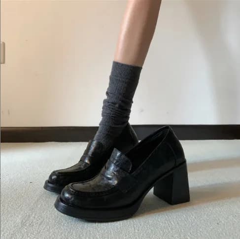 Mocassini con tacco grosso versatili pendolarismo retro strato superiore in morbida pelle tacchi alti scarpe in pelle da un piede per donna