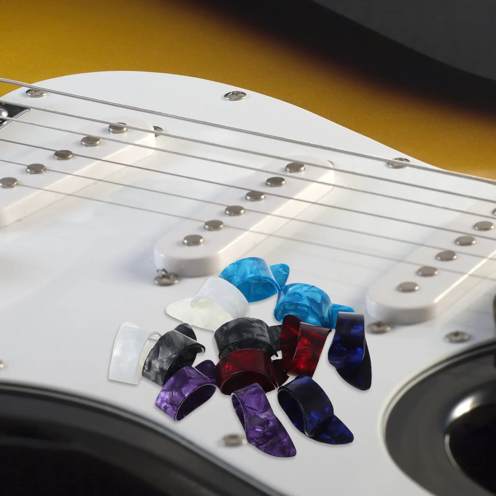 Set di 12 plettri in celluloide piatti per chitarra, ukulele, banjo, arpa, basso e altri strumenti a corda