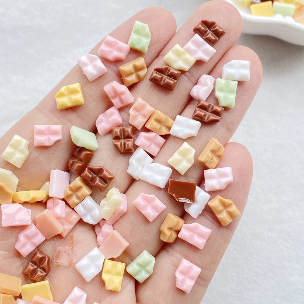 100 Pz Nuovo Simpatico Cartone Animato In Resina Colorato Serie di Cioccolato Parte Posteriore Piana Manicure Unghie Parti Abbellimenti Per Archi Dei Capelli Accessori