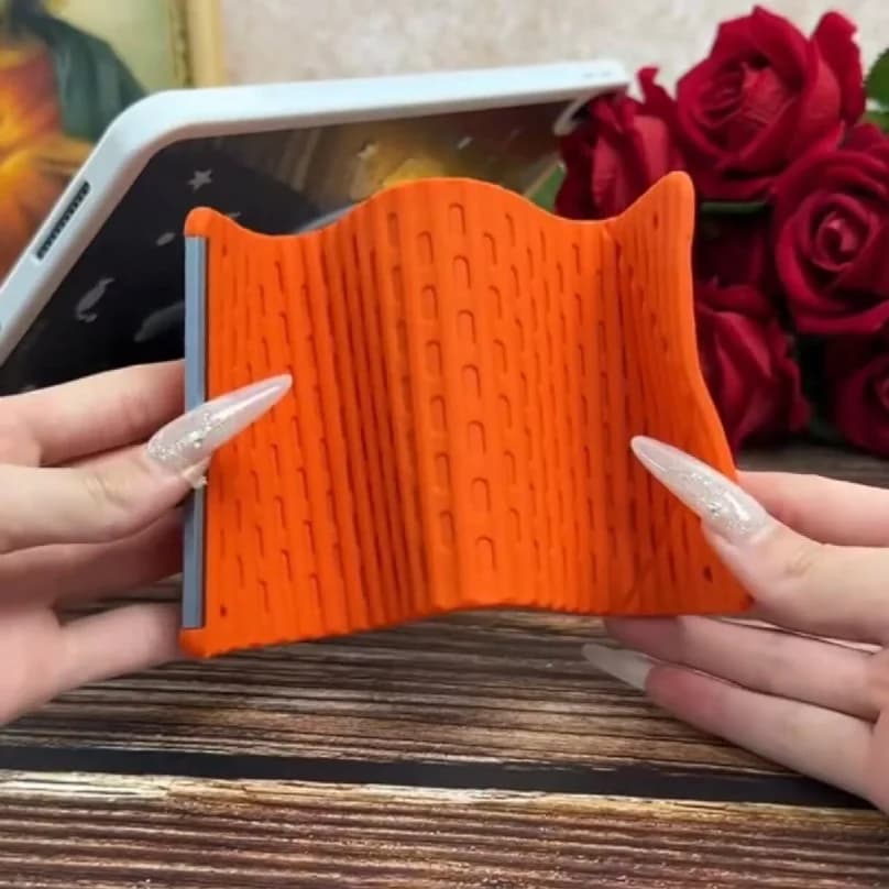 Supporto Creativo in Silicone per Telefono - Flessibile, Pieghevole, Trasformabile, Supporto da Scrivania per Tablet e Laptop, Accessorio da Viaggio