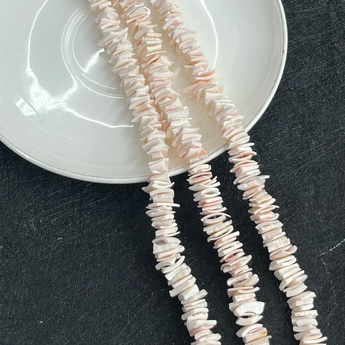 7-10mm Bianco Irregolare Conchiglia Perlina D'acqua Dolce Naturale Squisita Creazione di Gioielli Collana FAI DA TE Bracciale Orecchini Accessorio di Nozze