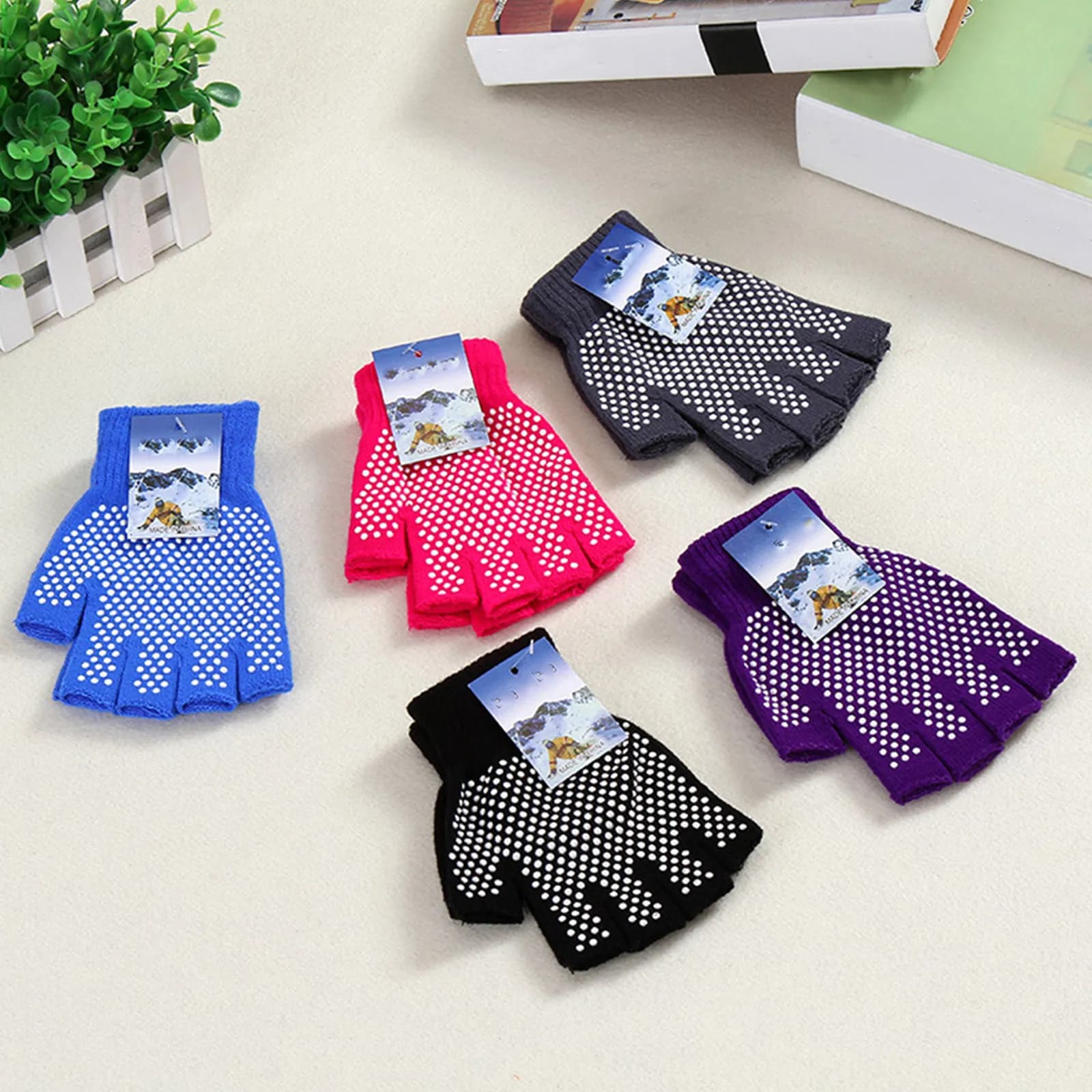 2Pairs Fingerless Workout Gloves Anti-Slip Rubber Dot Palm Cotton Material Breathable Sweat Wicking Yoga Gloves for Gym Sports