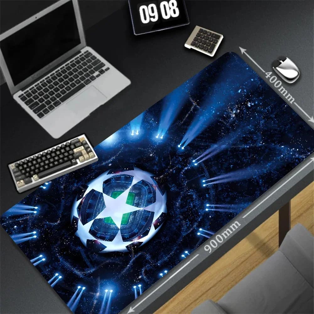Tappetino per mouse grande Anime Calcio Tappetino da scrivania per cartoni animati Accessori da gioco per PC Mausepad Tappetini da tavolo personalizzati Tappeto in gomma per tastiera antiscivolo