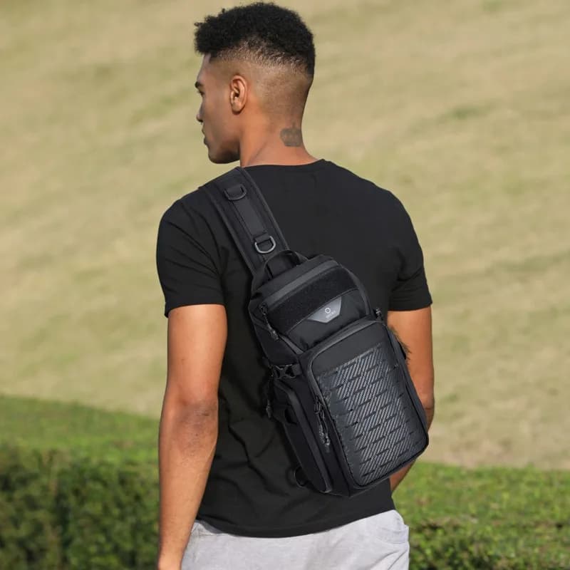 Outdoor messenger bag men's waterproof sports,breast bag large capacity light and wear-resistant multi-functional chest backpack