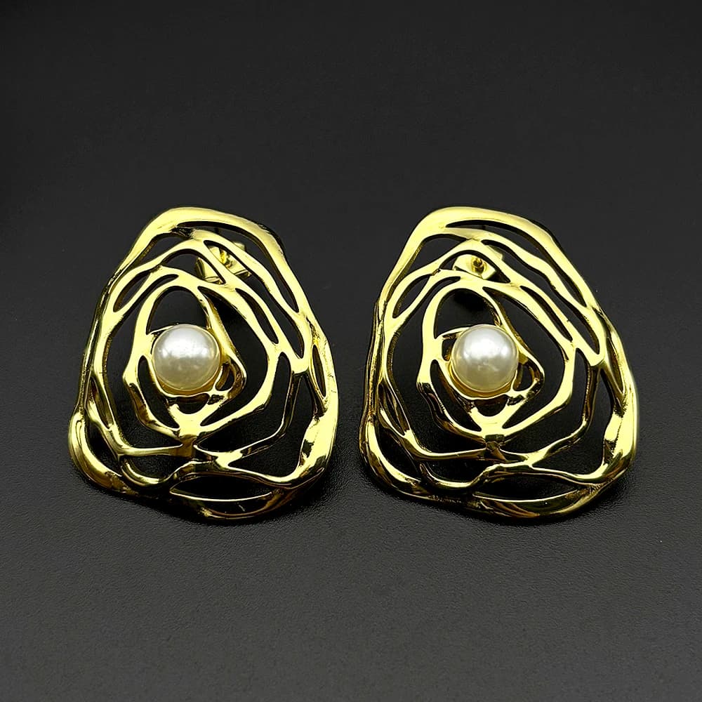 Exaggerated Earrings in metal cable exaggerated for women, stainless steel in gold color, with fake pearls, geometric jewelry