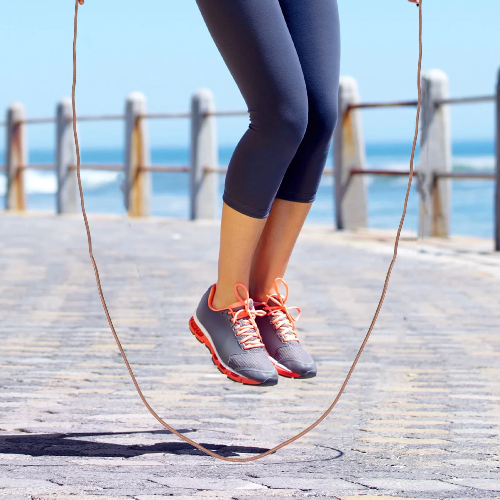 Anti-slip Ergonomics Handle, Jumping Wheel Resistant to the Exercise and Brucia Grassi