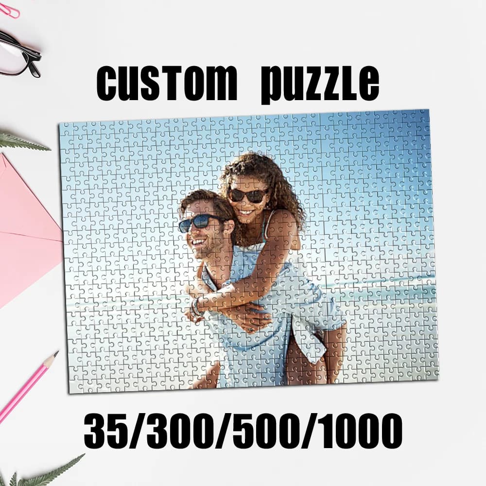Puzzle Personalizzato con Foto: Coppia al Mare che Gioca - Immagine da Assemblare