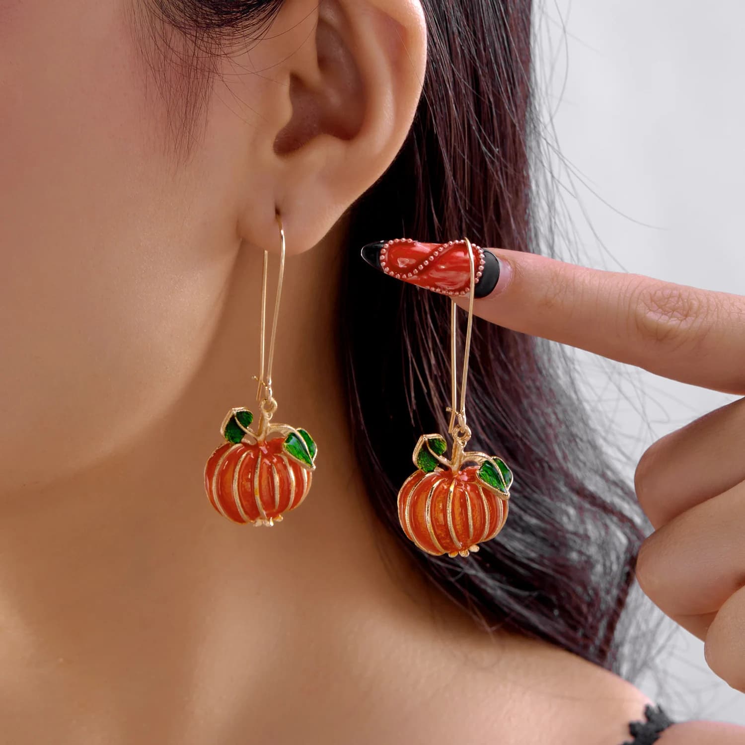 Funny Halloween Dripping Oil Pumpkin Earrings for Women Fashionable Asymmetric Skull Earrings Holiday Cosplay Party Jewelry Gift