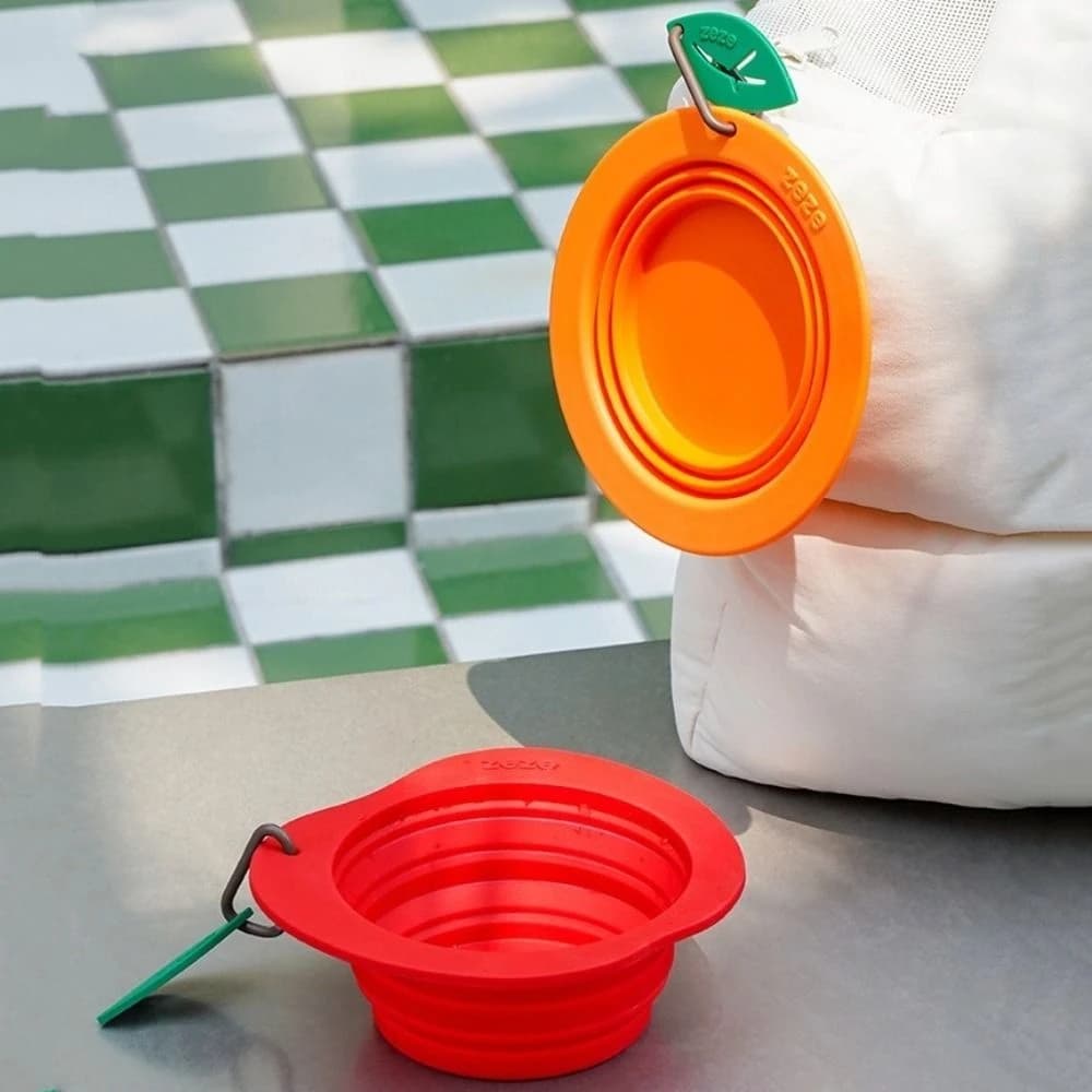 Alimentatore 350ML Ciotola pieghevole per animali domestici con moschettone Design con gancio Contenitore per alimenti per cuccioli Pieghevole per cani di grandi dimensioni Piatti pieghevoli per esterni