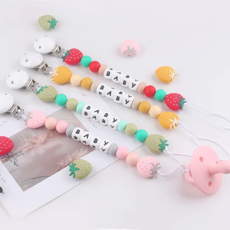 Clip per catena per ciuccio fatta a mano per bambini alla fragola Porta capezzoli per ciuccio Neonati Catena per dentizione in silicone Regali giocattolo per accessori per bambini