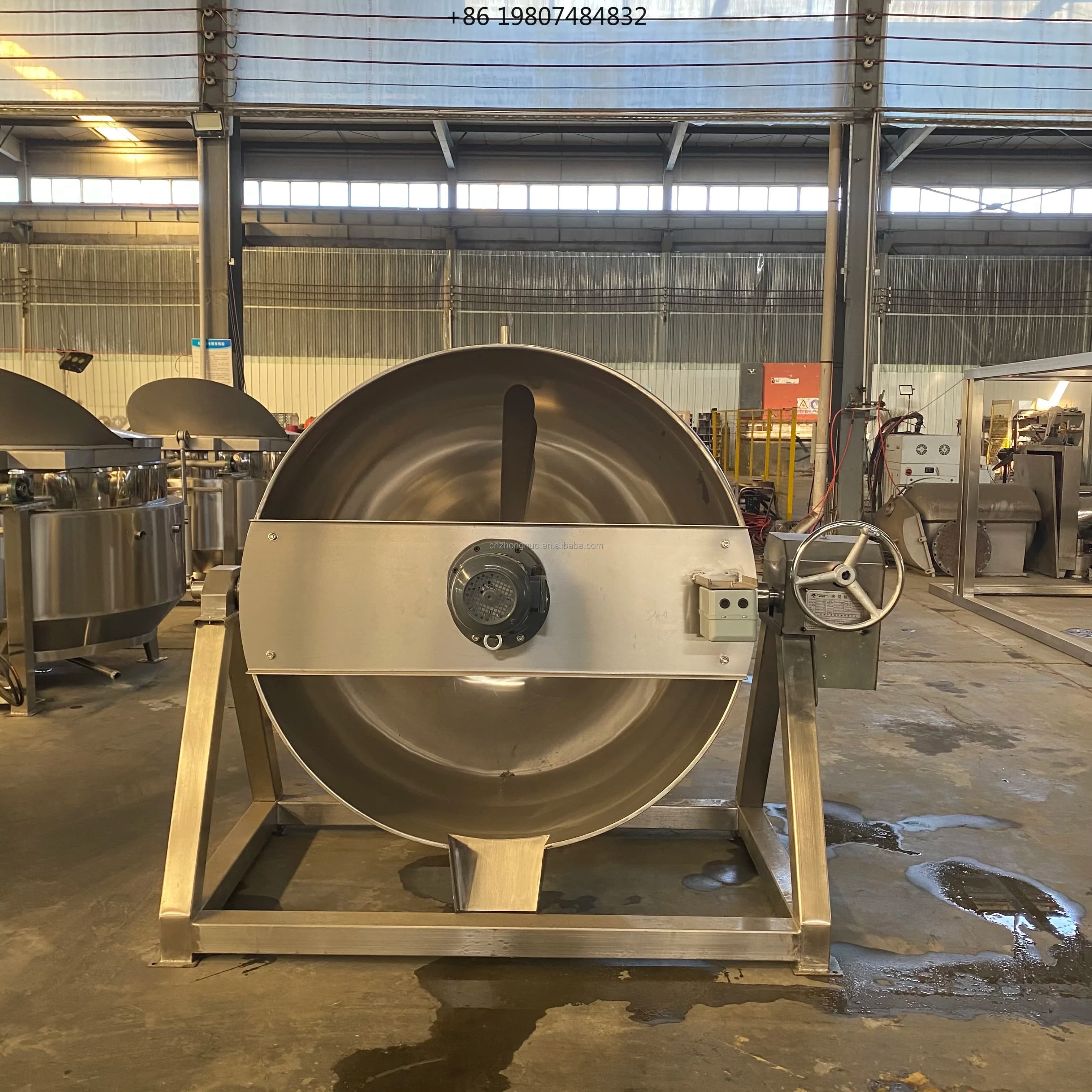 Bollitore Industriale Automatico Basculante da 50L con Agitatore Planetario a Gas/Elettrico per Cottura Alimenti e Salse
