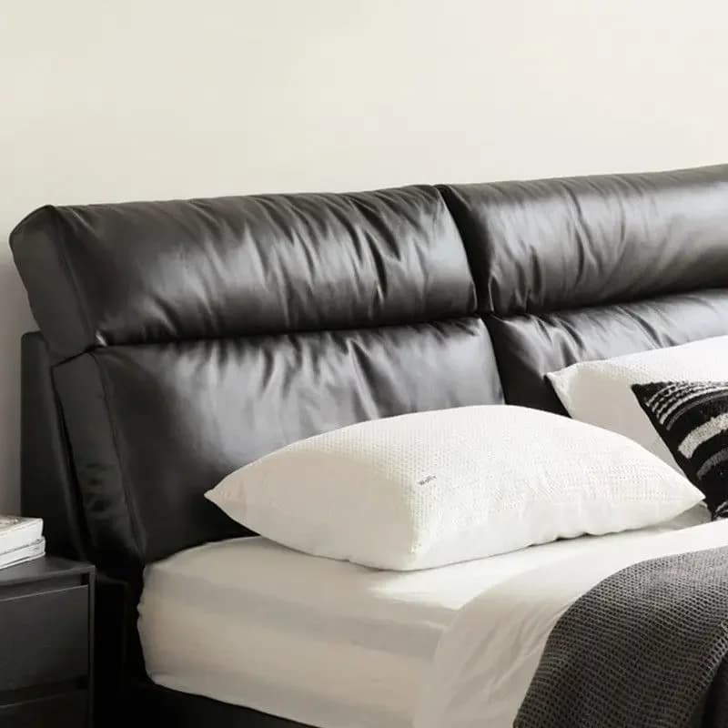 Cuscino da comodino nero morbido e moderno, semplice e imbottito
