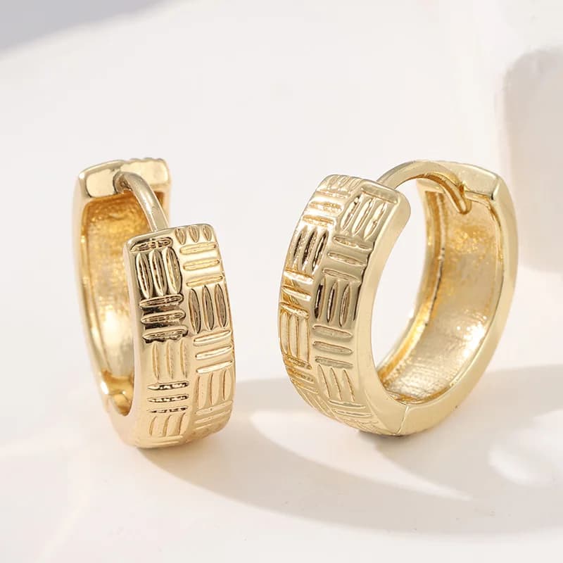 Fashion Simple Textured Design Golden Color Hoop Earrings Women's Elegant Banquet Wedding Earrings Jewelry Accessory Gifts