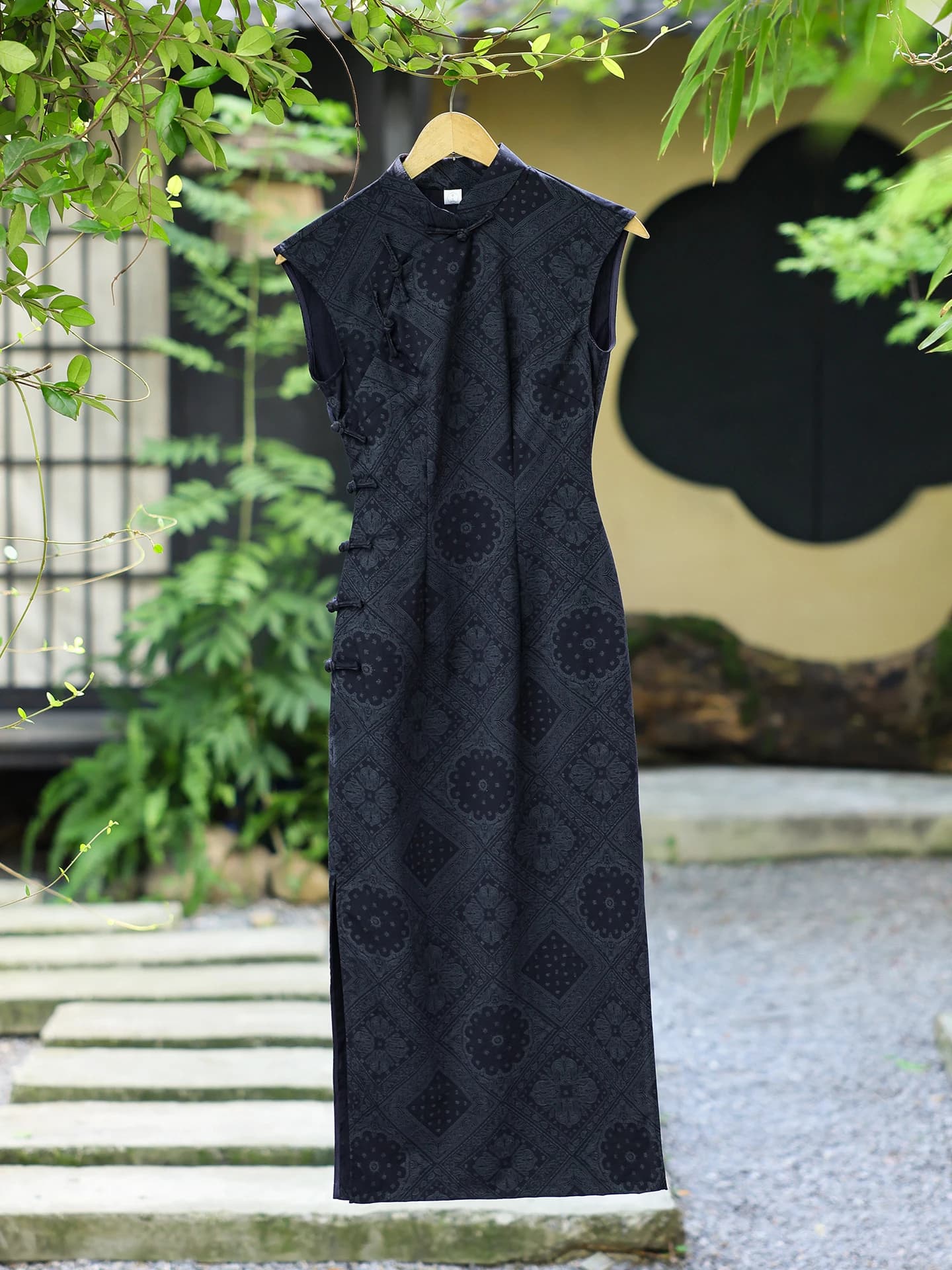Abito Qipao Lungo Jiangnan Stile Giovane Slim Fit Nero Senza Maniche Vintage Eleganza Quotidiana Stampa Floreale Gonna Maxi
