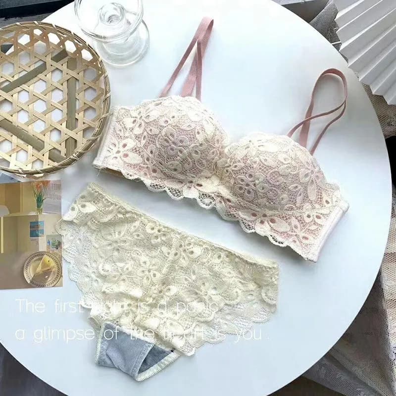 Set di lingerie push-up per donna, comodo reggiseno senza fili leggero, solleva e supporta il seno, design in pizzo raffinato e sexy, per l'uso quotidiano.