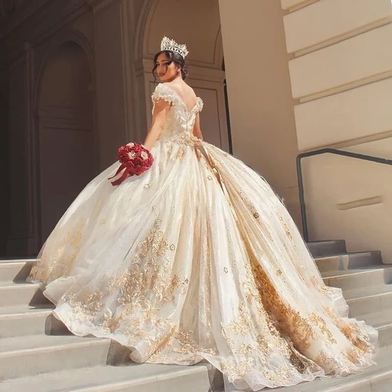 Personalizzato 2023 Lucido Abito Quinceanera Abito di Sfera 3D Fiore Applique di Cristallo Abiti Del Partito Vestido De Festa Dolce 16 Vestito YQD551