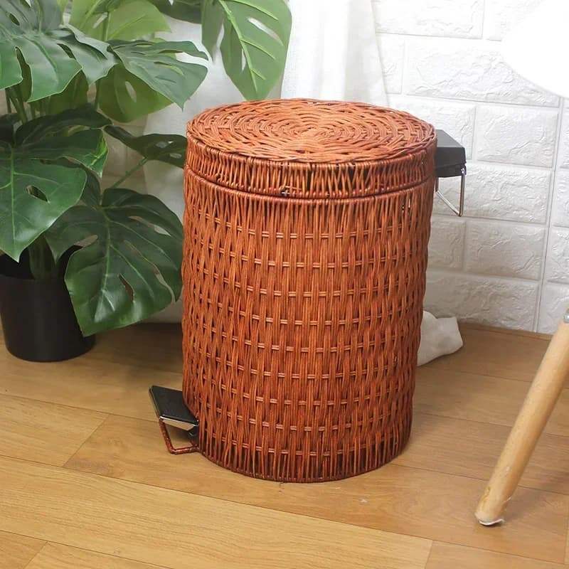 Moda Rattan Weave Cucina Pattumiera Toilette Bagno Pattumiera Scrivania Pedale con coperchio Bidone della spazzatura Cestino della carta spazzatura creativo