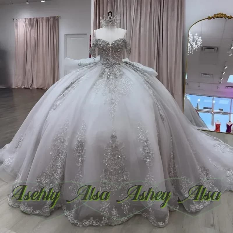 White Shiny Princess Off the Shoulder Sweet 16 Dress Quinceanera Dresses Sequin Applique Tull Party Birthday Vestidos 15 De Anos