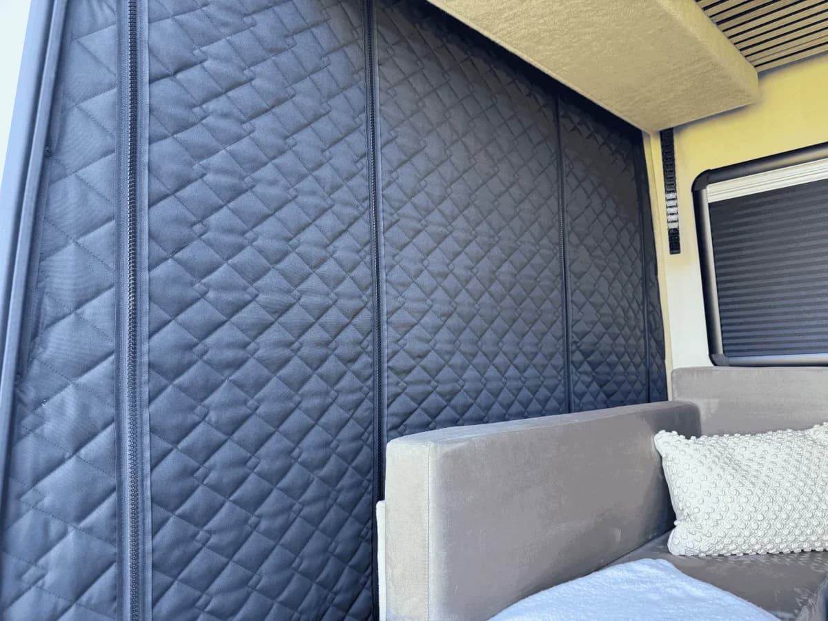 Quilted thermal opaque partition for motorhome for Fiat Ducato/Peugeot Boxer/Citroen Relay 2006 + Ram Promaster Roulotte Camper