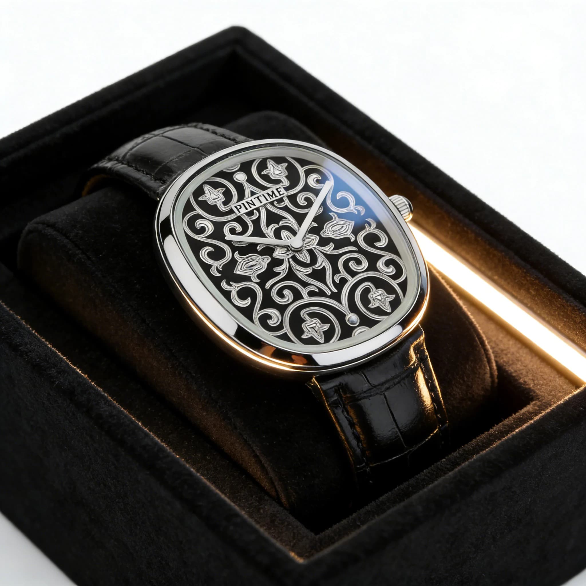 Orologio da Polso al Quarzo da Uomo, Quadrante Nero Ovale con Smalto Nero e Motivo Arabo Inciso, Cinturino in Pelle Testurizzata, Elegante Orologio da Gentiluomo