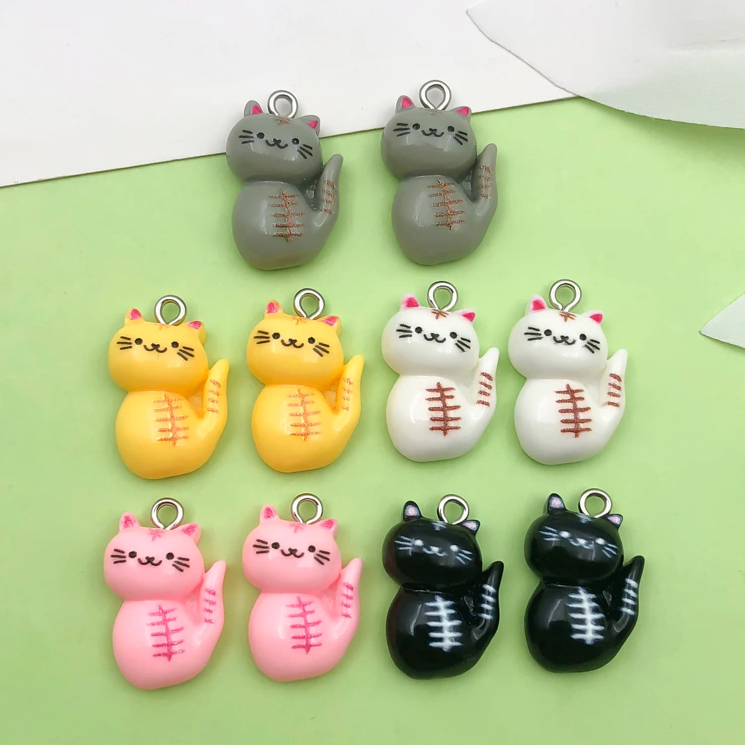10 pz 15*22mm Simpatico Cartone Animato Gatto Pendenti E Ciondoli In Resina 3D Animale Pendenti per il Braccialetto FAI DA TE Collana Orecchini Creazione di Gioielli accessori