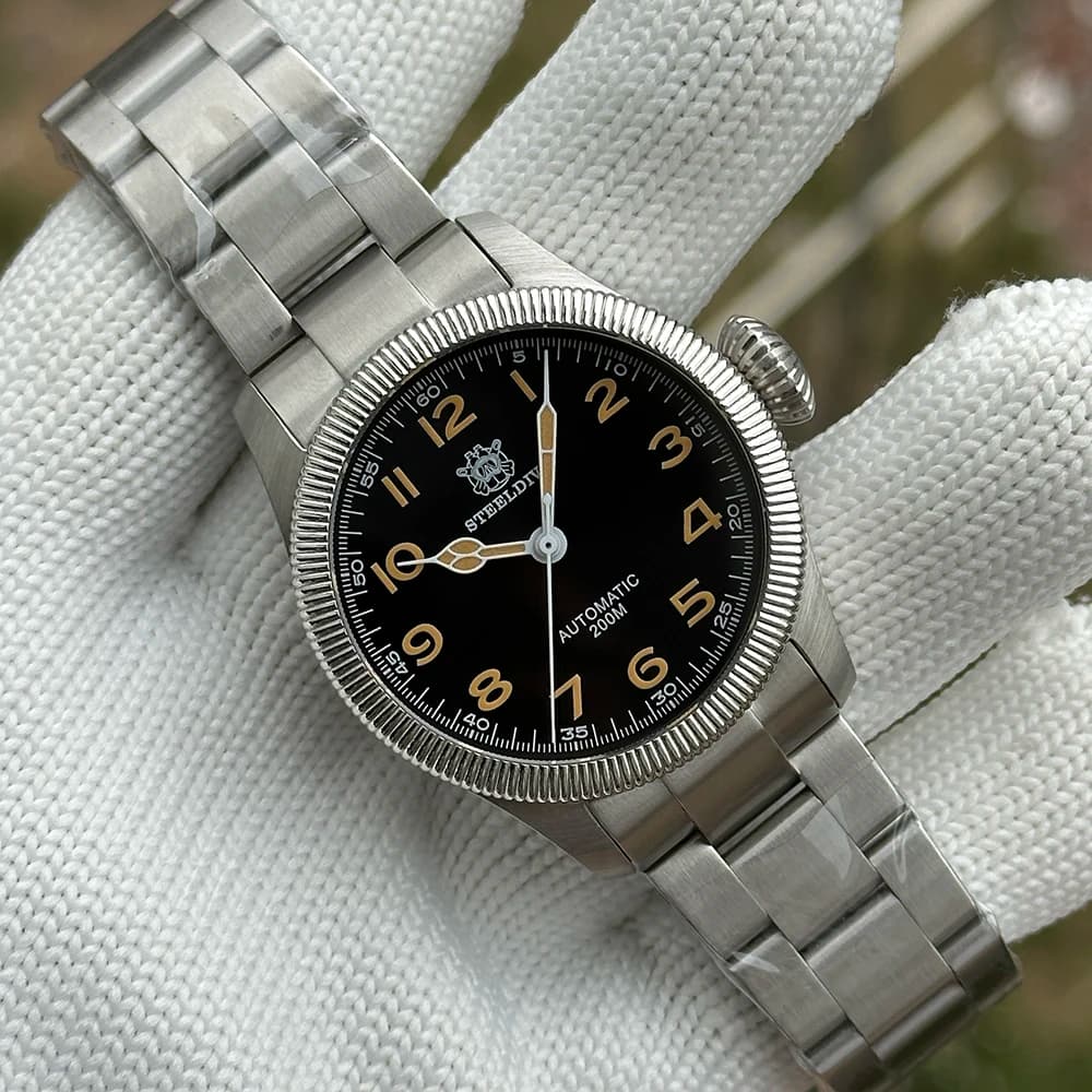 STEELDIVE Men Automatic Watch 39MM Mechanical Wristwatch Diver 20ATM Waterproof C3 Luminous Sapphire NH35 Coin Bezel