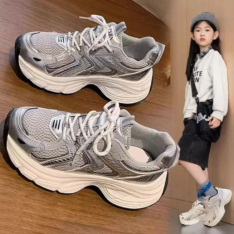 Scarpe da Corsa per Bambini in Mesh Traspirante, Sneakers per Bambini con Suola Spessa e Morbida, Nuove Scarpe Sportive Comode e di Tendenza per Ragazzi e Ragazze 2026