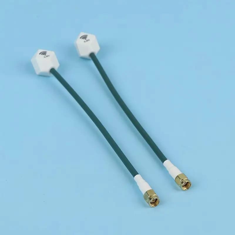 5.8GHz FPV High Gain Antenna With RP SMA Connector Low Latency Signal Perfect For FPV Drone Racing Long Range Flight