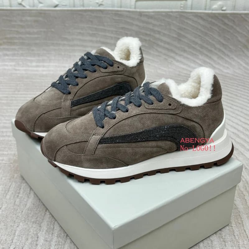 Vendita calda mocassini in pelliccia piatta scamosciata kaki scarpe da donna stringate piattaforma per le vacanze scarpe di lana scarpe da passeggio calde invernali scarpe da ginnastica da donna 2025