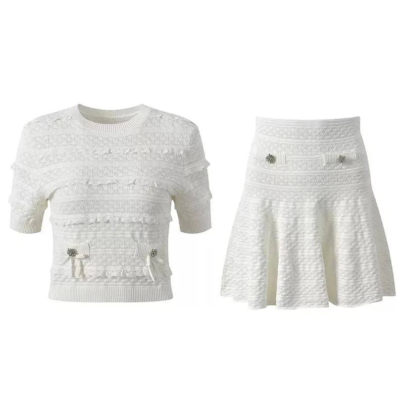 2026 new white knitted two-piece suit for women, round neck short-sleeved top or slim-fitting short skirt