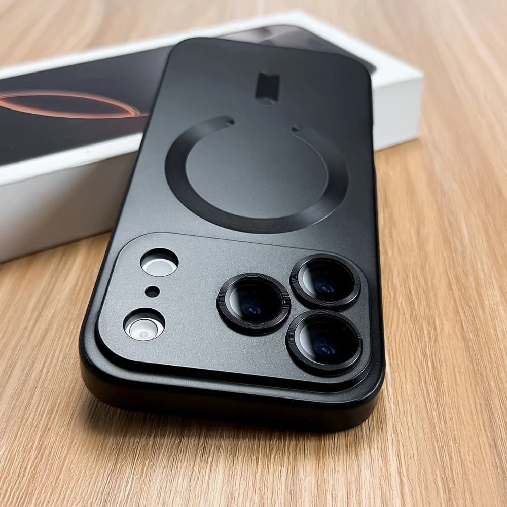 Custodia Magnetica in TPU Morbido con Vernice Metallizzata per iPhone 17 Air 16 E 15 14 Plus 13 12 11 Pro Max, con Protezione Lente e Ricarica Wireless