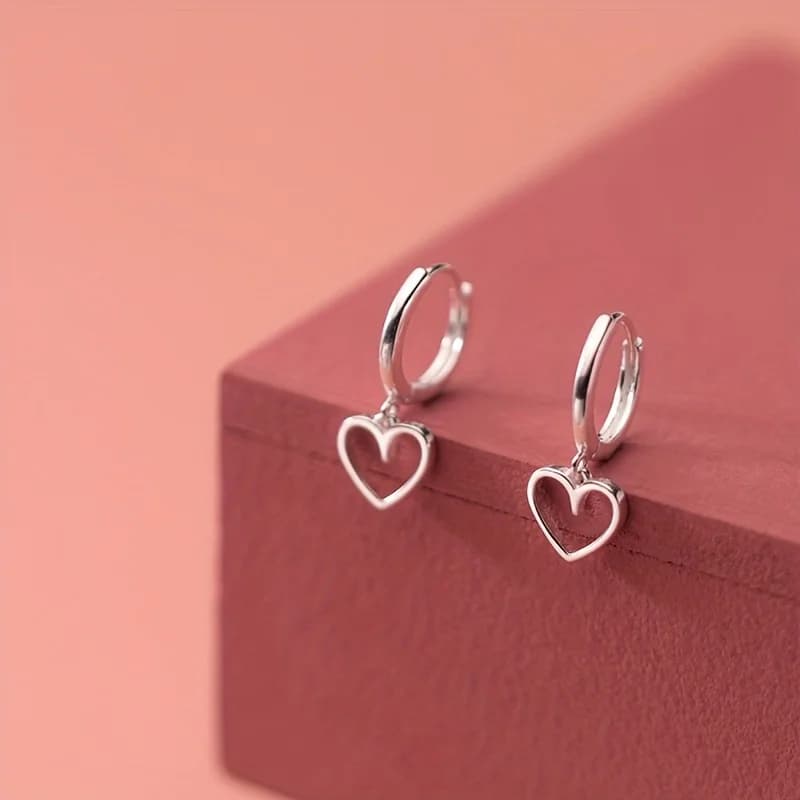 1 Pair Minimalist Hollow Heart Pendant Earrings for Women - Lightweight Everyday Jewelry, Cute Dainty Studs for Daily Wear &