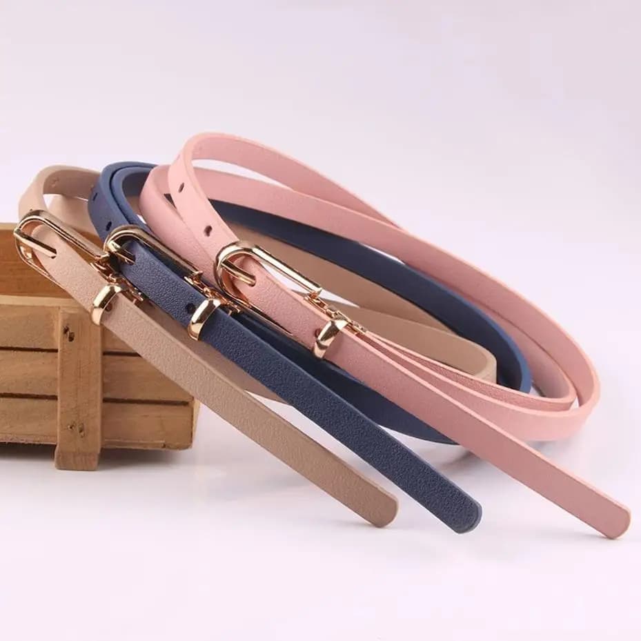 1 Pezzo Nuovo Cinturino Sottile in Ecopelle per Donna, Colori di Tendenza, Regolabile per Abiti e Pantaloni, Accessorio di Moda