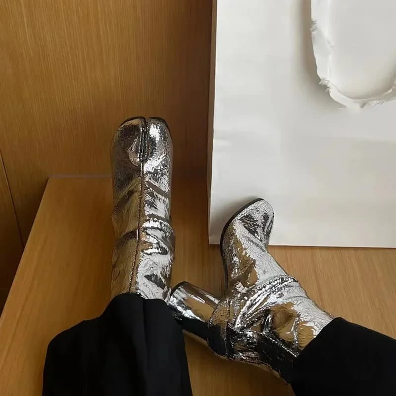 Designer di marca di lusso Scarpe Tabi in vera pelle Specchio rotto Stivaletti con tacco grosso argento Stivaletti con punta divisa per le donne