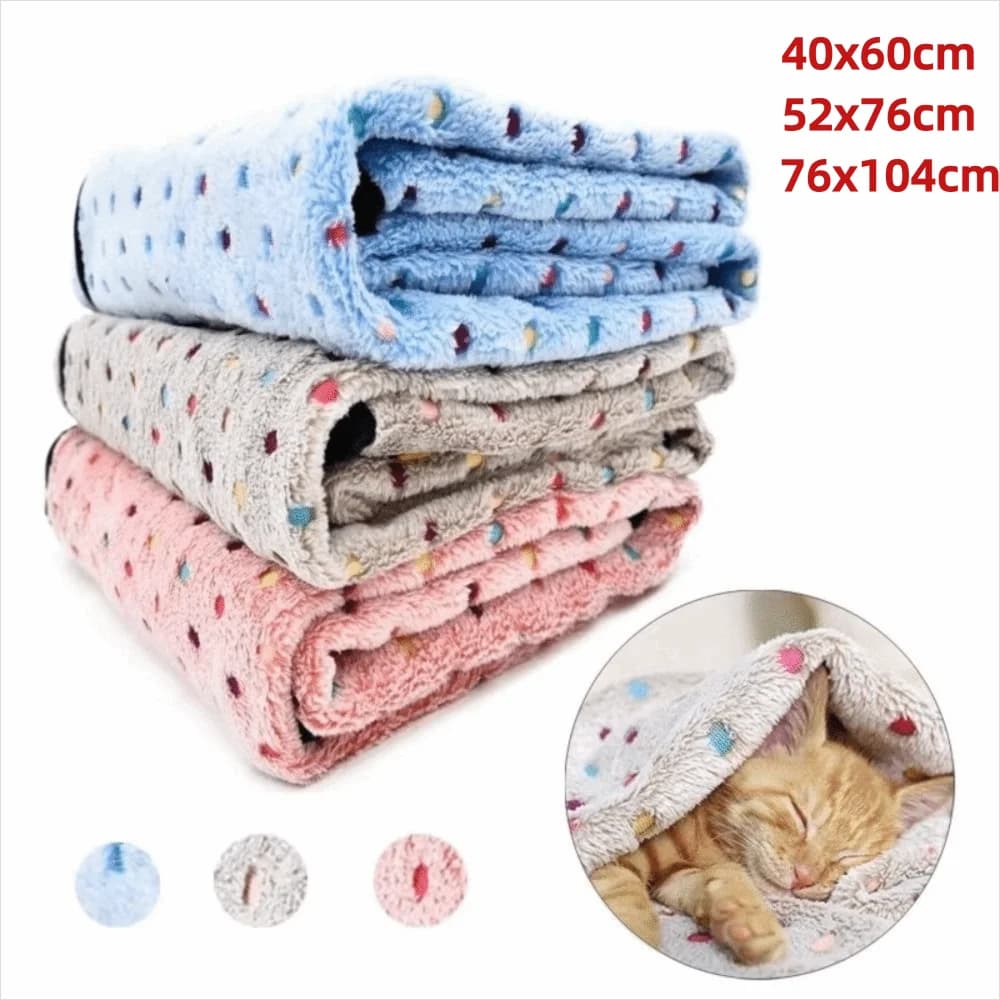 Ultra-Soft Pet Bed Blanket Breathable Cozy Warm Insulated Pet Blanket Cute Dot Pattern Machine Washable Dog Blanket