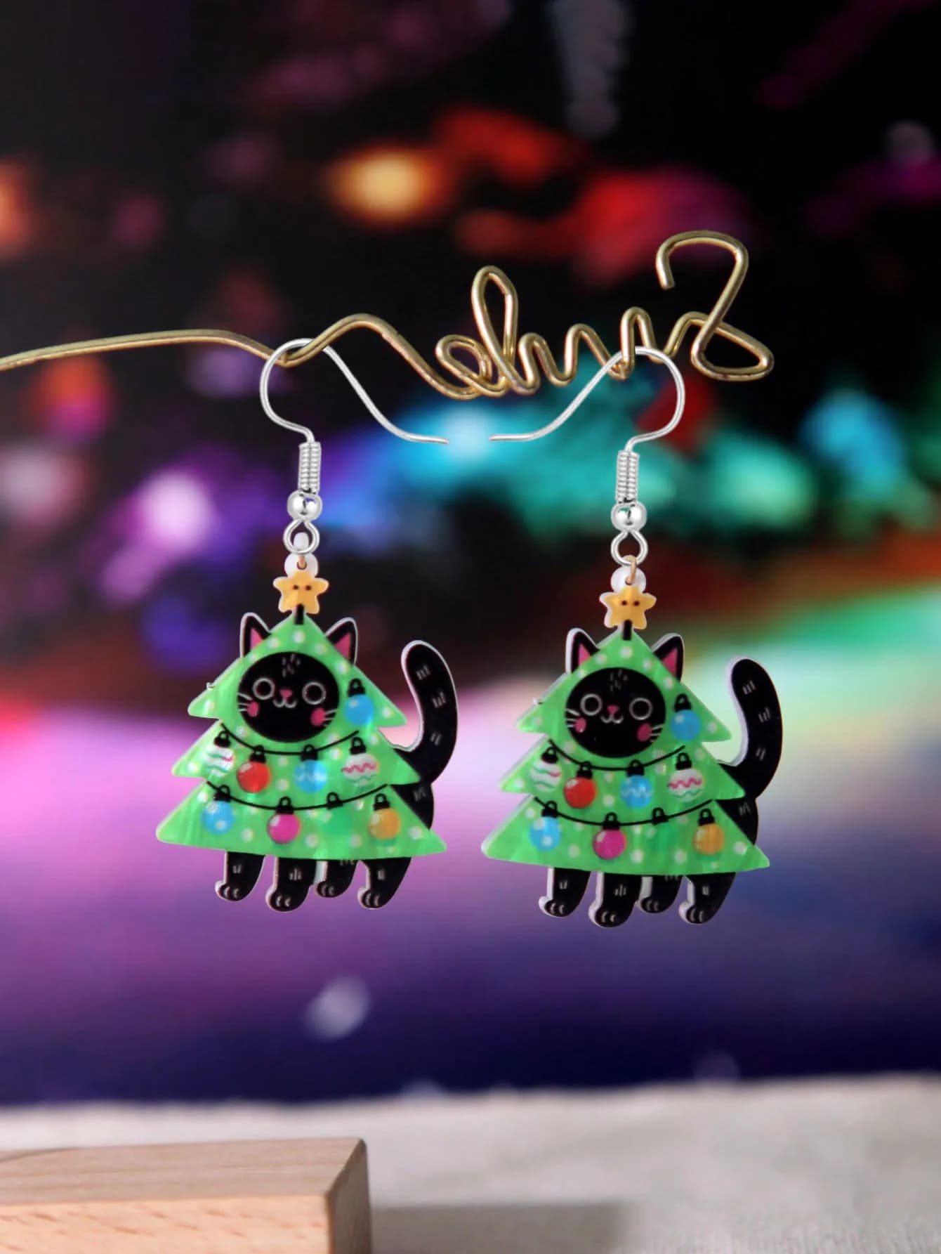 Orecchini natalizi divertenti e carini con gatto nero - Orecchini personalizzati in acrilico, design con albero di Natale, gatto nero, omino di pan di zenzero