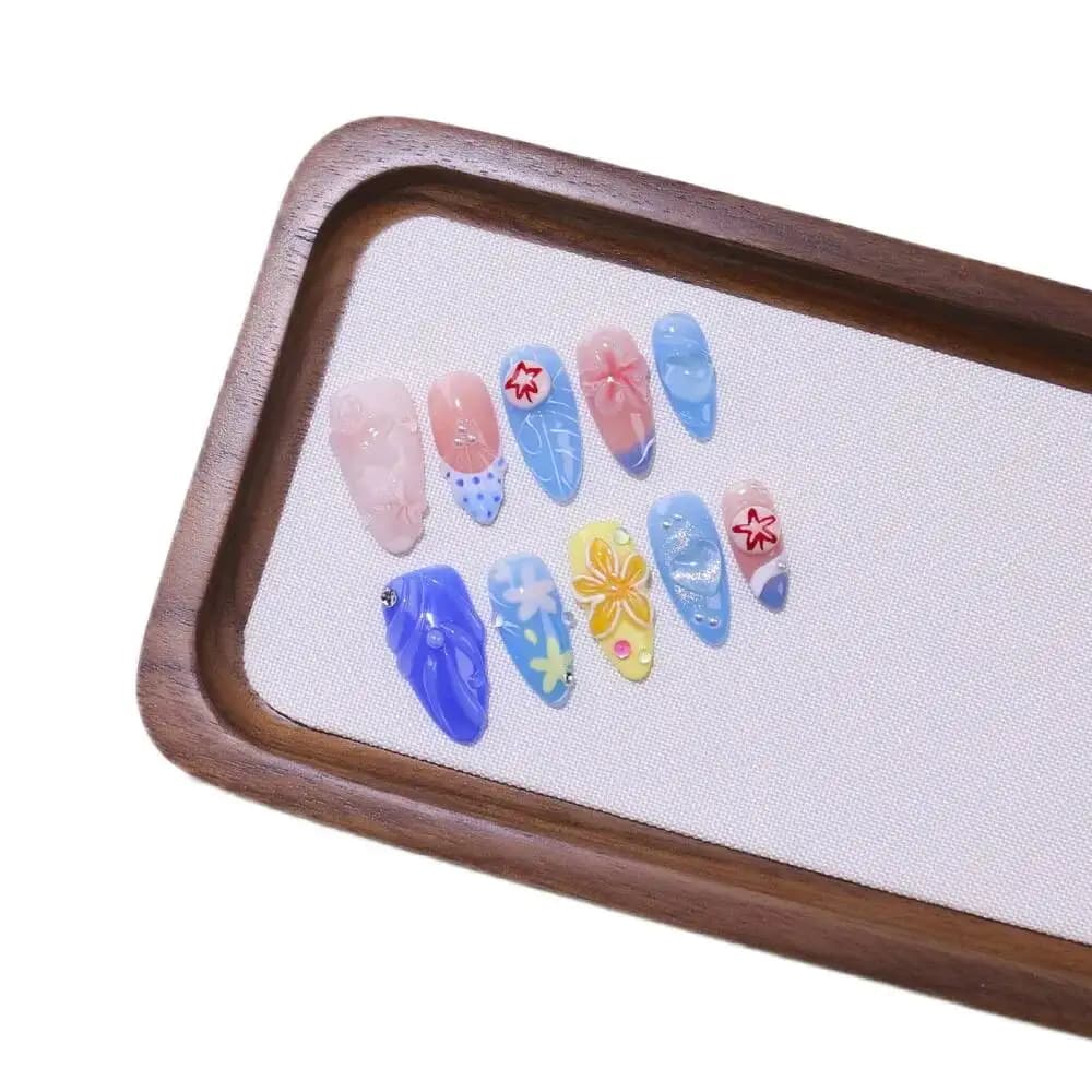 Unghie Finte di Lusso a Mandorla Fatte a Mano, Blu con Fiori Dipinti a Mano, Estive, Effetto Ghiaccio Trasparente, Adesivi per Nail Art Oceano, Riutilizzabili