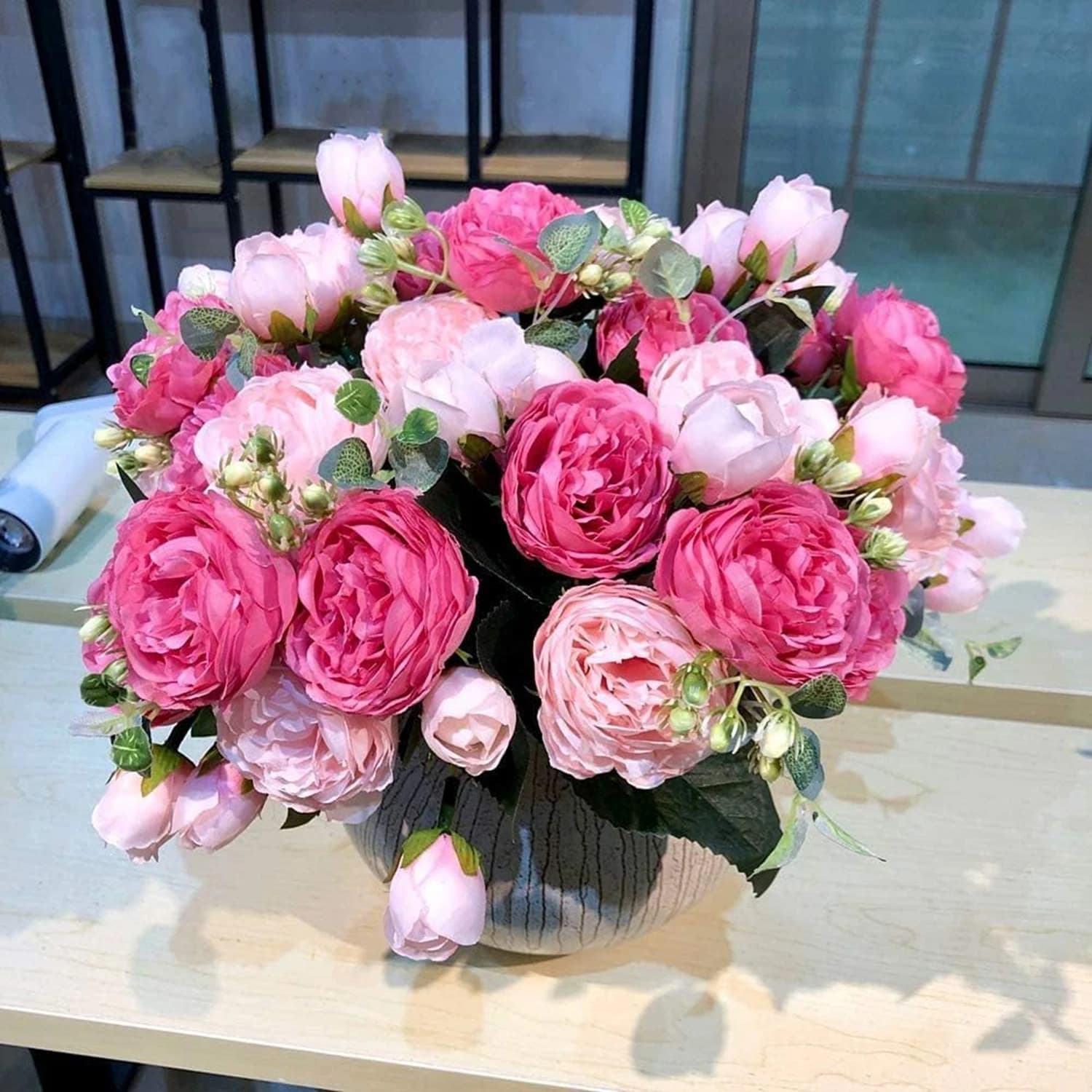 Artificial Flowers, Roses and Silk Peonies, Bridal Bouquets, Home and Table Decorations, Fin Plants for Weddings, Scrapbooking, Fai-da-Te Gifts and Accessories