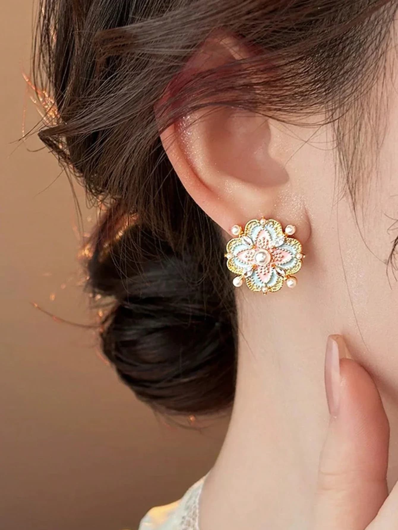 1 paio di orecchini vintage francesi eleganti e lussuosi con design floreale smaltato, stile unico per le donne, adatti per l'uso quotidiano, la danza