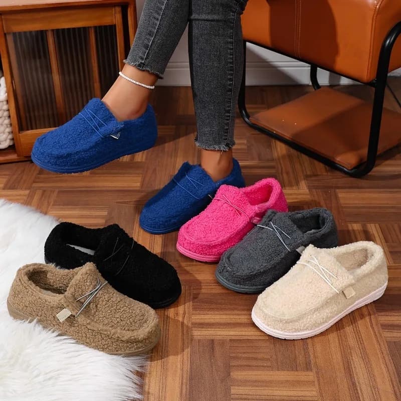 Scarpe da donna in cotone di grandi dimensioni 2025 Inverno Nuovo piatto da esterno antiscivolo Mocassini bassi comodi peluche addensare scarpe calde casual