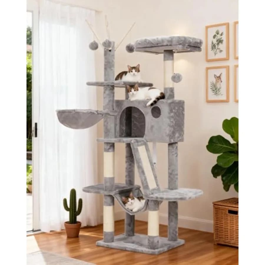 Albero per gatti da interno da 53 pollici con posti di grattamento in sisal, piattaforma imbottita, letto, ampio e accogliente appartamento, amache e palline giocattolo, beige e bianco