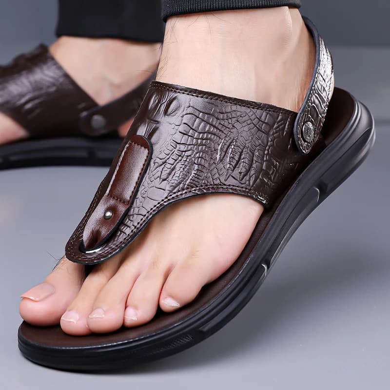 Men's Pu Leather Sandals Summer Anti-Slip Thick Bottom Outdoor Beach Shoes Trendy Slip-On Clogs Comfortable Indoor Slippers Mele