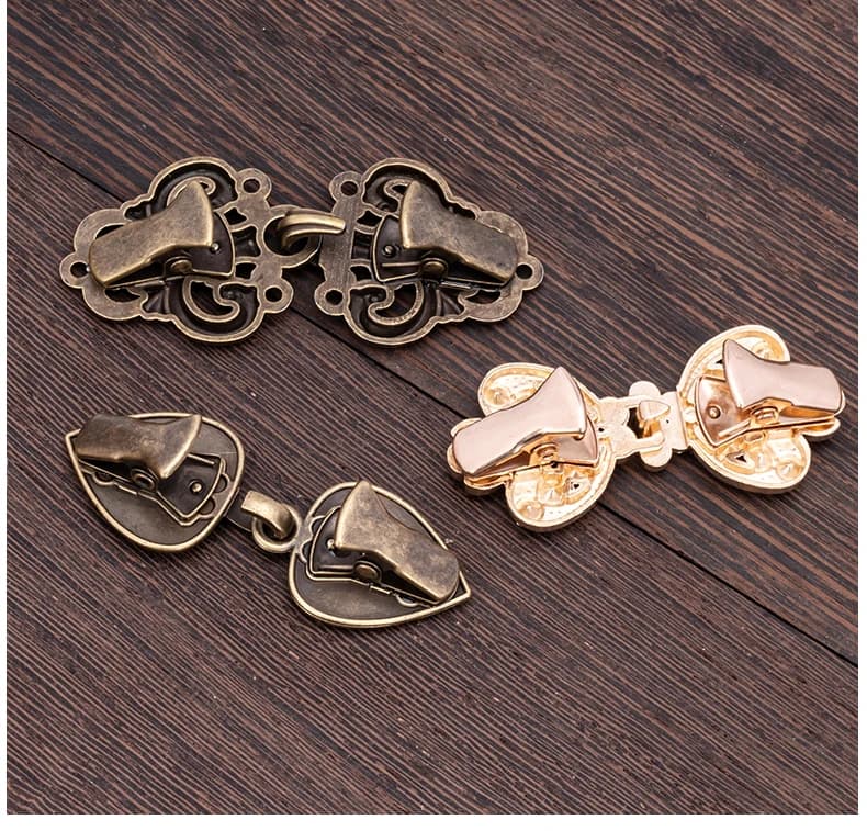1pc Retro Plating Duckbill Buckle Clothing Decor Chain Cardigan Clip Sweater Blouse Clip Clothing Decoration Brooch Pins