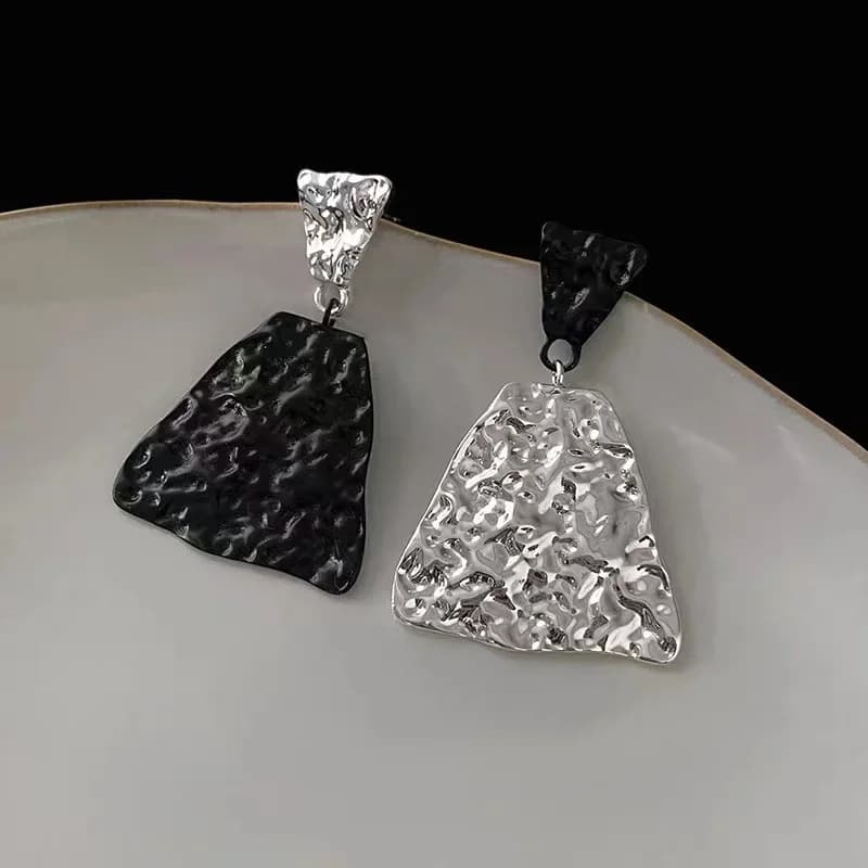 Trending Black With Sliver Asymmetric Drop Earring Fashion Party Korean Dangle Earrings Female Jewelry For Woman 2023 New