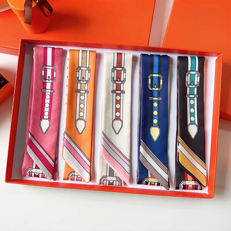 Sciarpa da donna Sciarpa di seta sottile Fascia per capelli Cintura Stampa a catena Bandana Borsa con manico piccolo Nastro Sacrf Fazzoletto da collo Sciarpe e stole