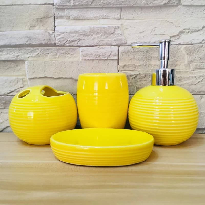 Set di quattro pezzi per lavaggio in ceramica tinta unita Accessori per il bagno Set per il lavaggio della casa Accessori per il bagno Portaspazzolino regalo di nozze