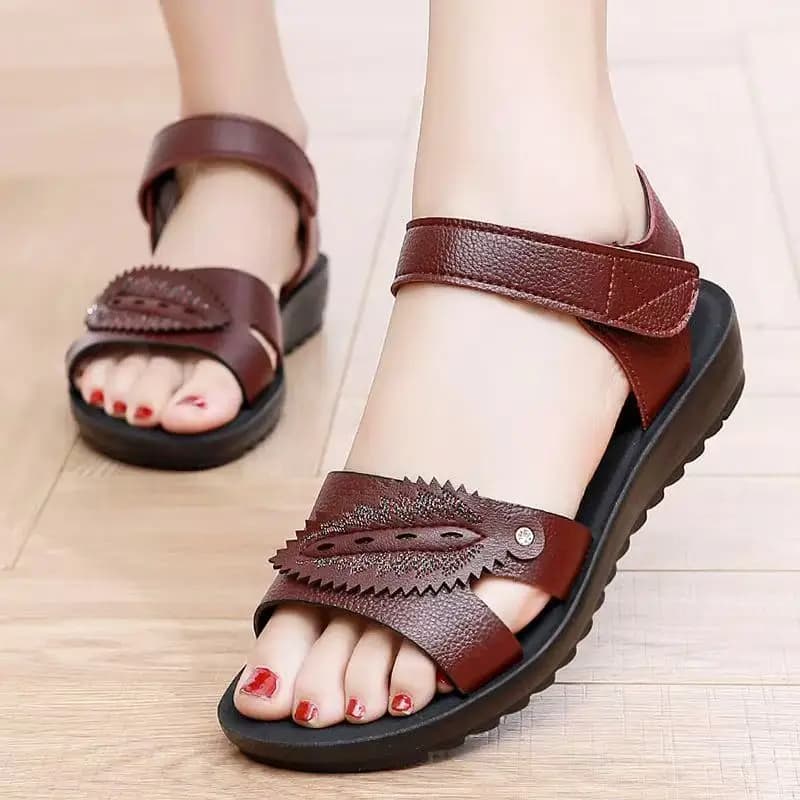 Sandali estivi da donna con suola piatta in pelle Punta aperta Suola morbida Sandali in velcro leggeri antiscivolo per esterni Sandali larghi per anziani