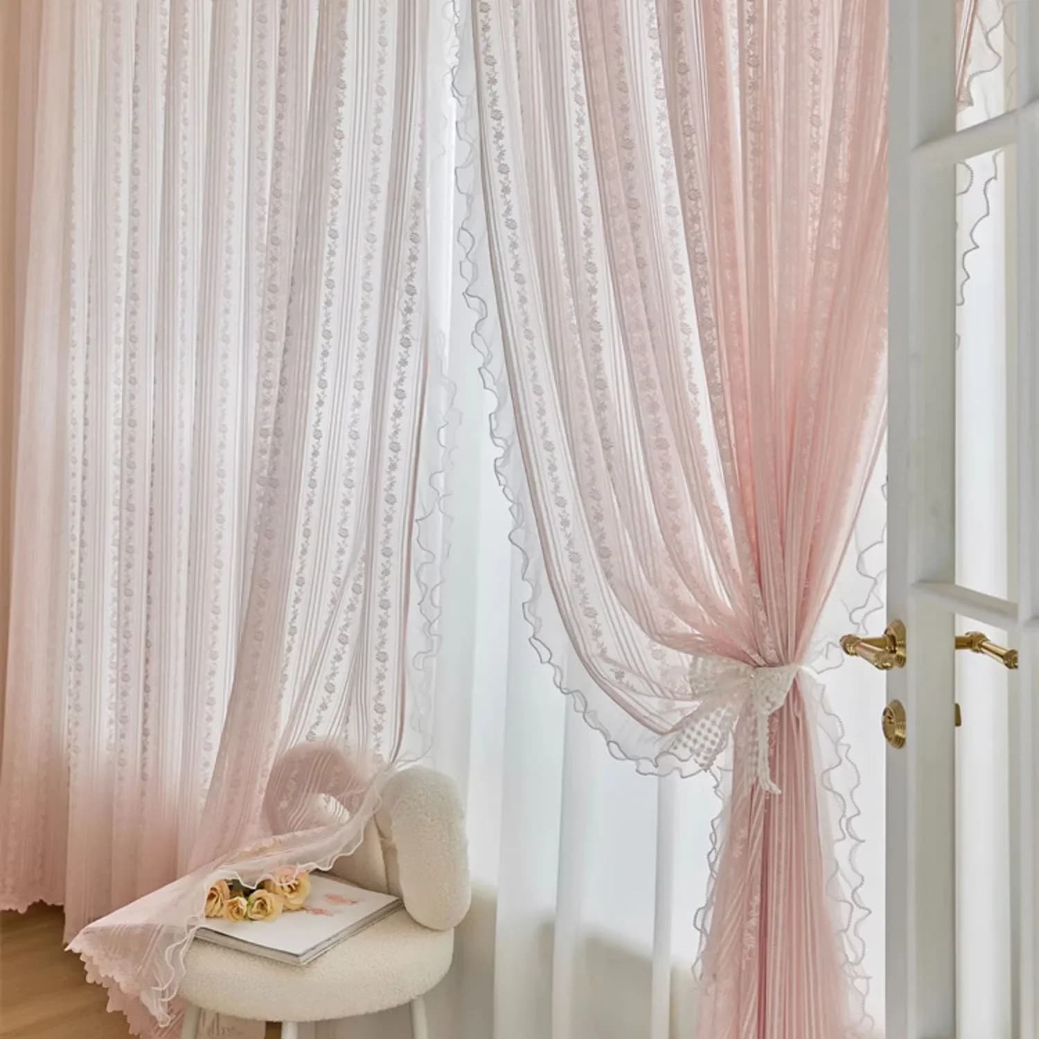 Pizzo di fiori di rosa a strisce verticali rosa con tende di tulle arricciate di perle bianche per soggiorno Tende romantiche per camera da letto principessa