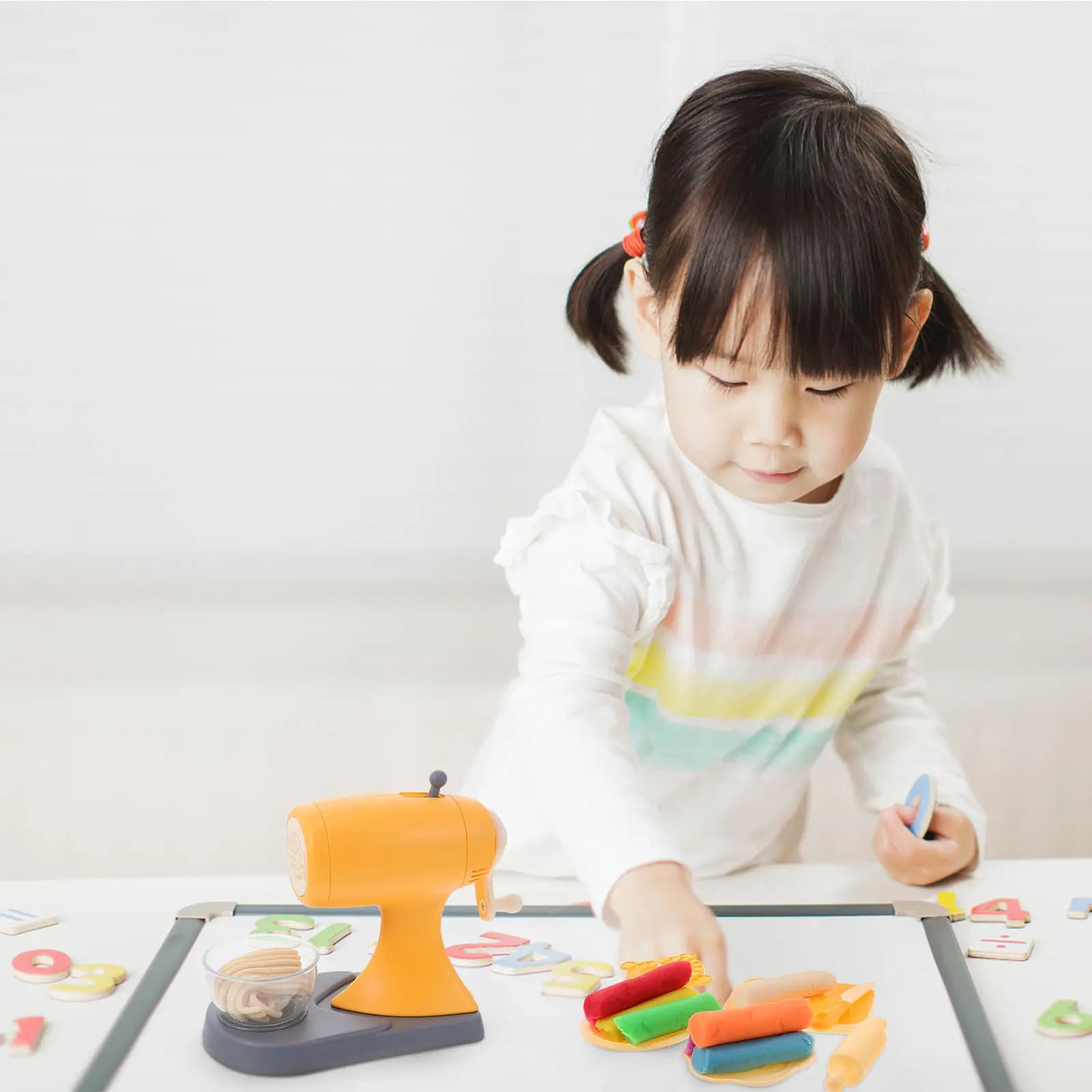 Set Macchina per Pasta in Argilla Colorata, Giocattolo Educativo per Bambini, Simulatore di Pasta, Gioco a Tema Cucina per Bambini